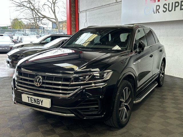 Volkswagen Touareg Automatic FL19OHJ Black #4