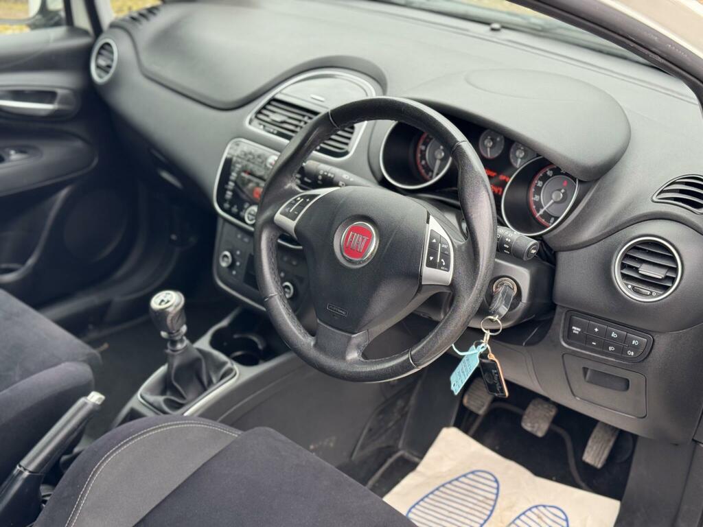 Fiat Punto 1.2 Easy Euro 5  White #3