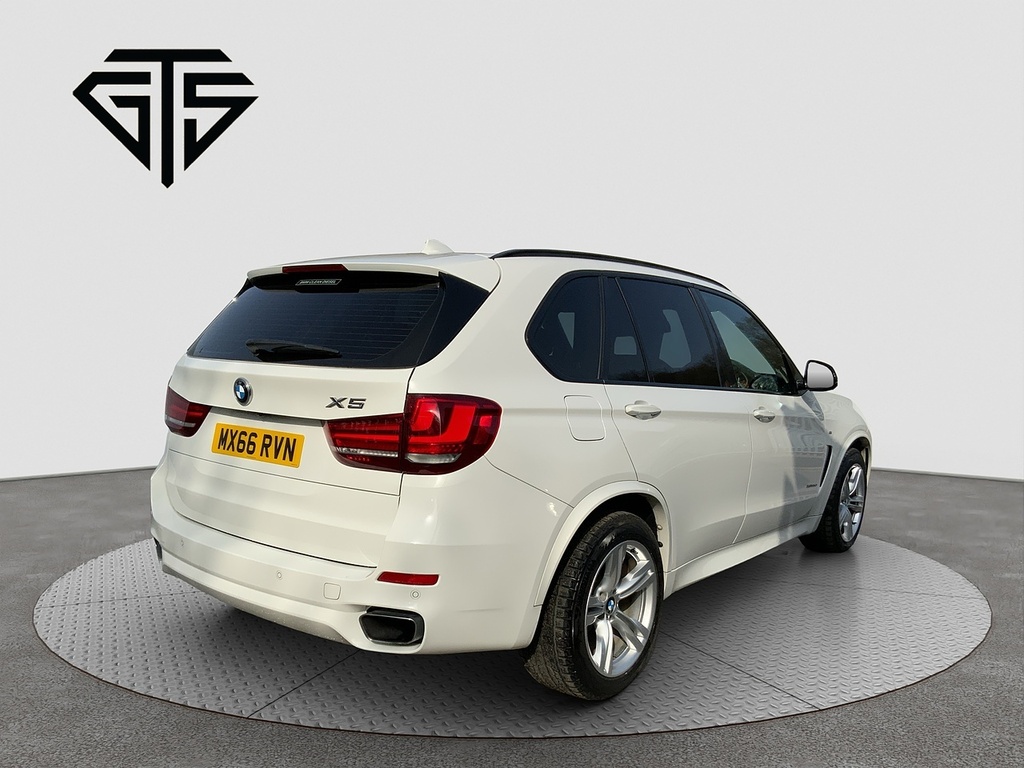 BMW X5 Xdrive35d M Sport MX66RVN White #2