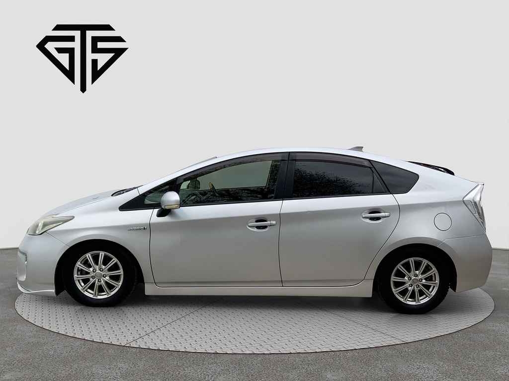 Toyota Prius S Silver #6