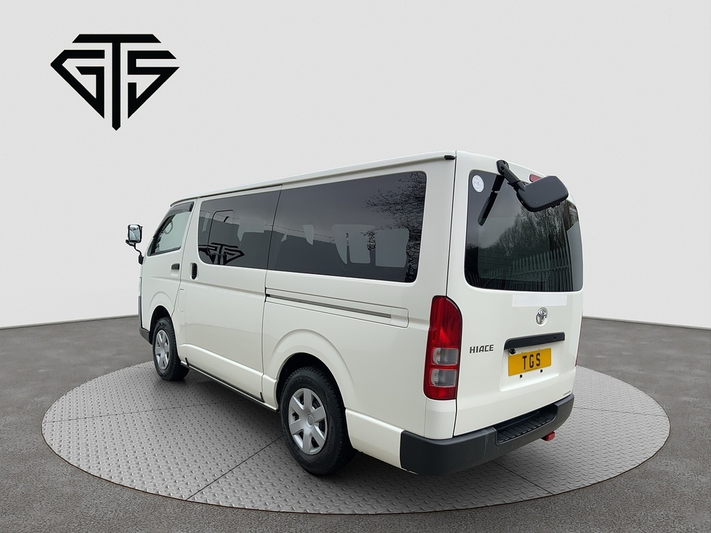 Toyota HiAce Dx 4Wd White #5