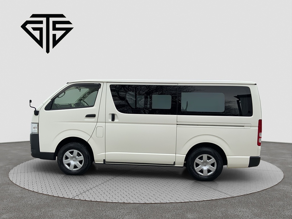Toyota HiAce Dx 4Wd White #6