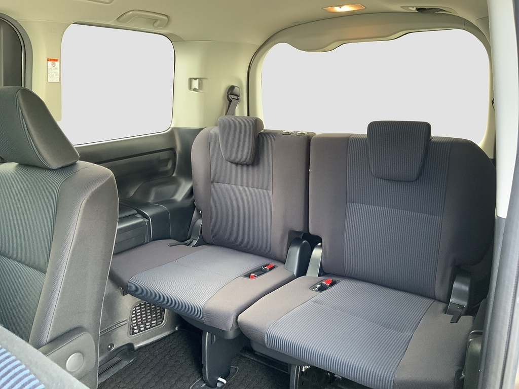 Toyota Noah Mpv Black #17