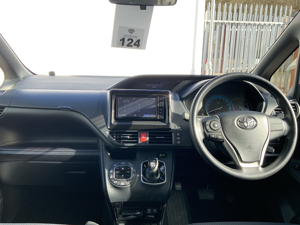 Toyota Noah Mpv Black #10