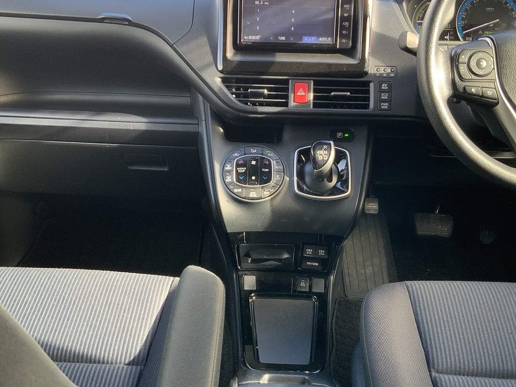 Toyota Noah Mpv Black #15