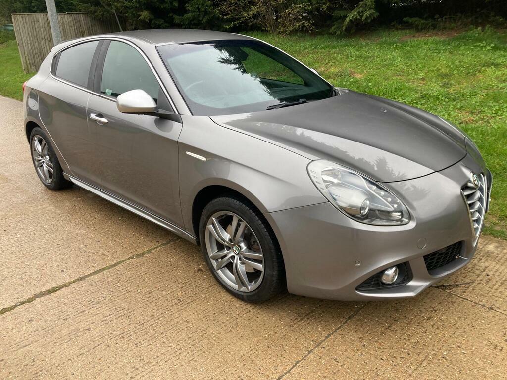 Alfa Romeo Giulietta 2.0 Jtdm-2 Exclusive Hatchback Grey