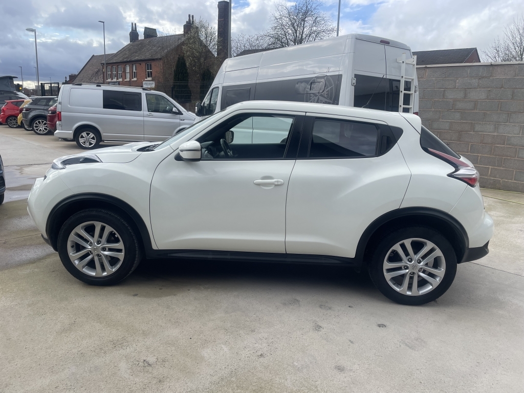 Nissan Juke 1.2 Acenta Dig-t MV16FWO White #4