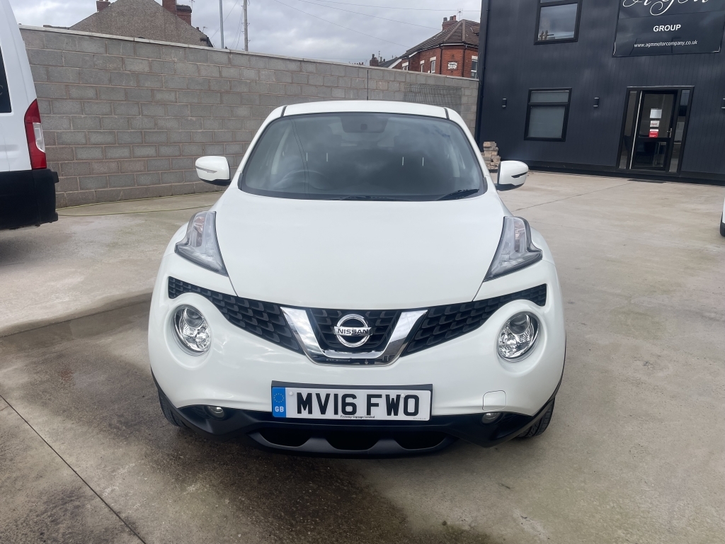 Nissan Juke 1.2 Acenta Dig-t MV16FWO White #2
