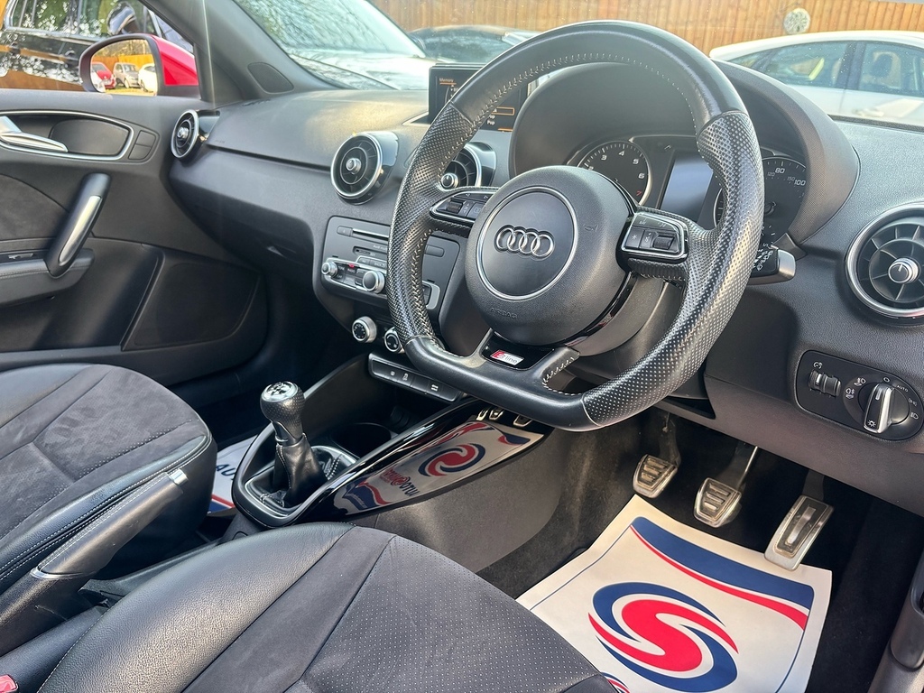 Audi A1 1.4 Tfsi Cod Black Edition Sportback Ma WL17JTY Red #4