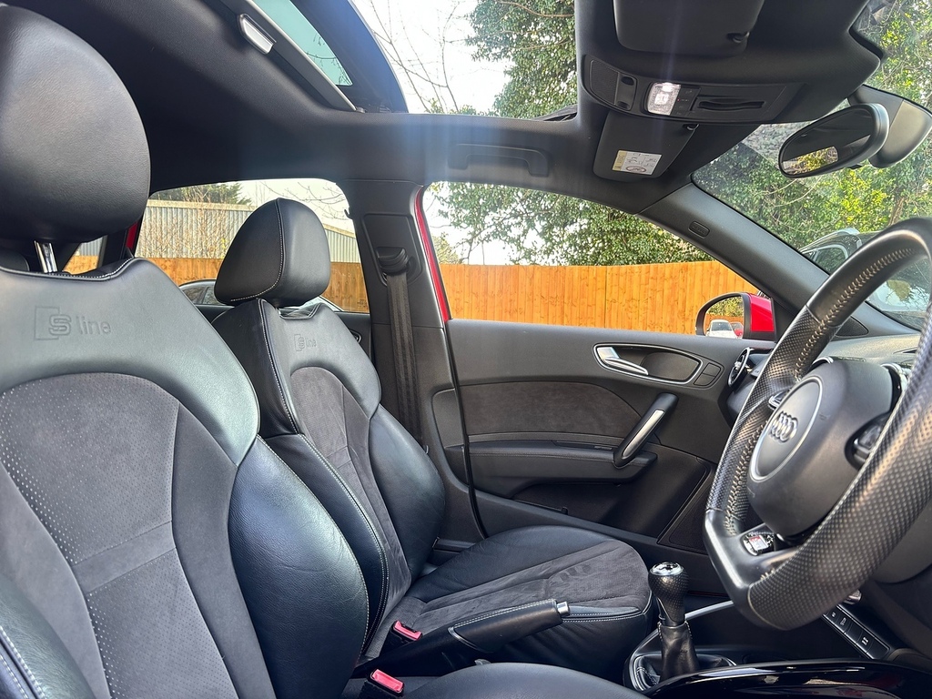 Audi A1 1.4 Tfsi Cod Black Edition Sportback Ma WL17JTY Red #2