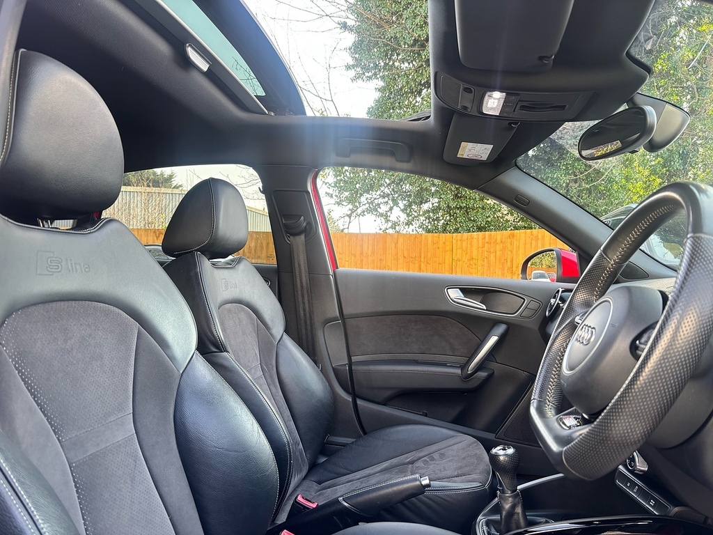 Audi A1 1.4 Tfsi Cod Black Edition Sportback Ma WL17JTY Red #3
