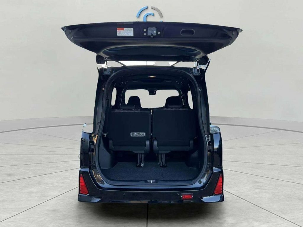 Toyota Noah Mpv Black #5