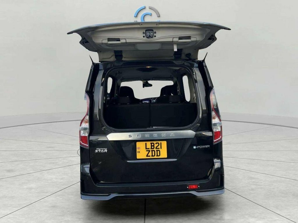 Nissan Serena Mpv Black #5