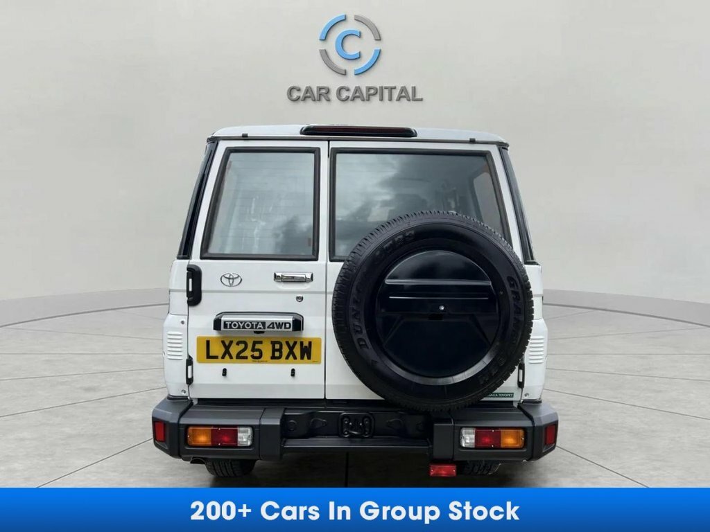Toyota Land Cruiser Suv LX25BXW White #6