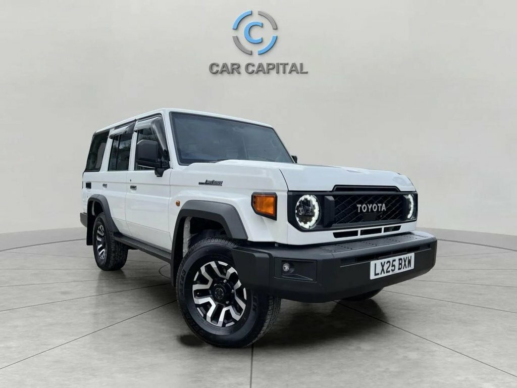 Toyota Land Cruiser Suv LX25BXW White #3