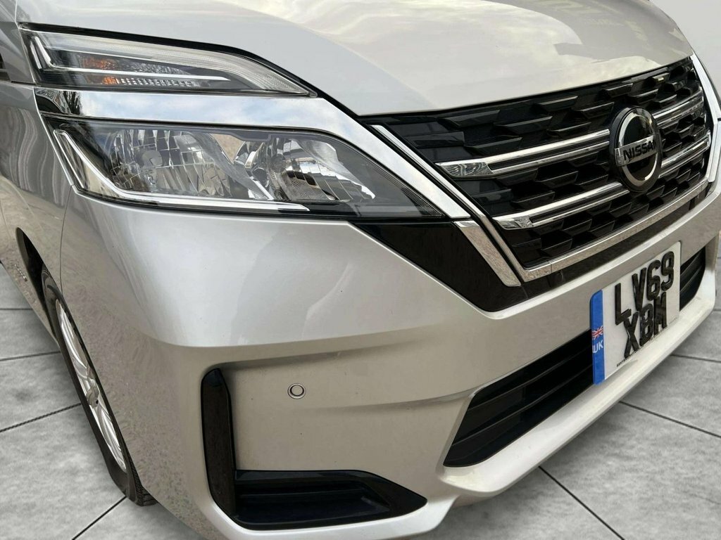 Nissan Serena 2.0 16V Excursion Silver #36