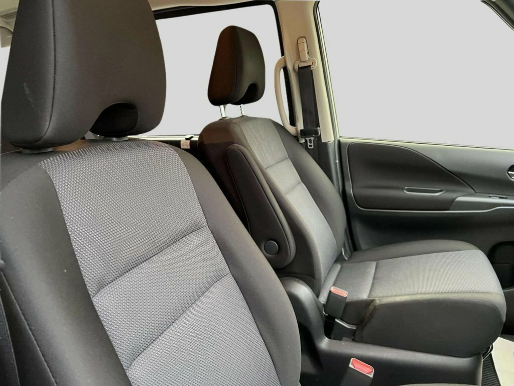 Nissan Serena 2.0 16V Excursion Silver #27