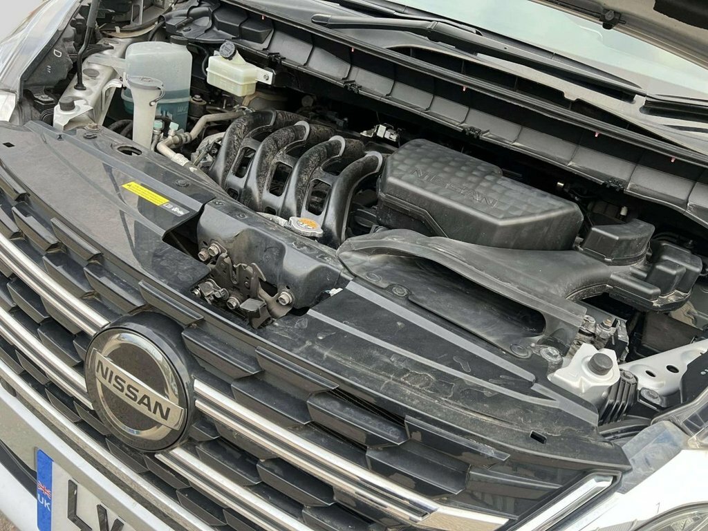 Nissan Serena 2.0 16V Excursion Silver #37