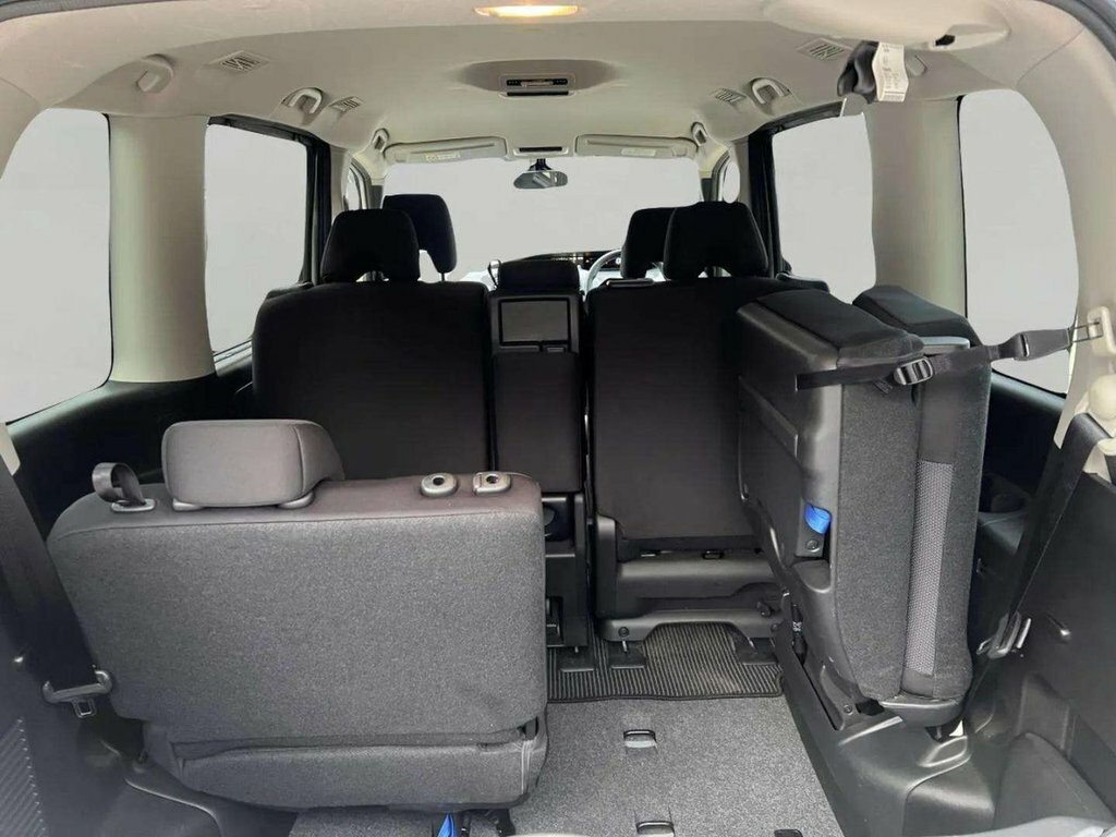 Nissan Serena 2.0 16V Excursion Silver #9