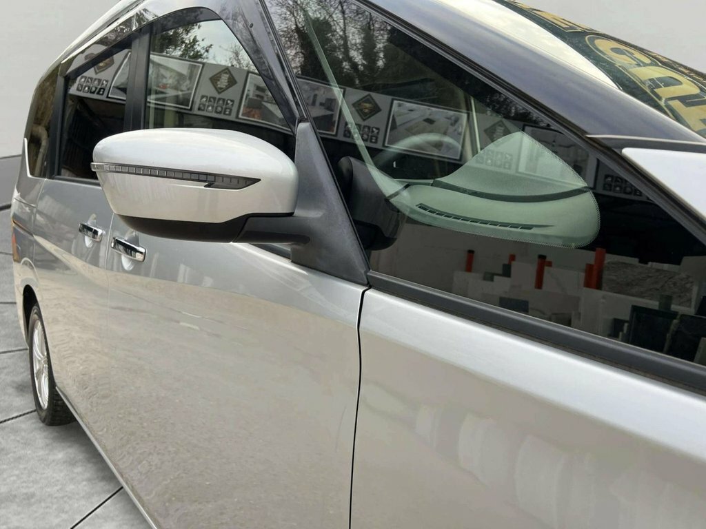Nissan Serena 2.0 16V Excursion Silver #38