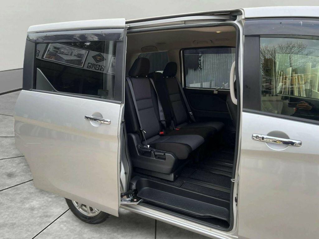 Nissan Serena 2.0 16V Excursion Silver #20