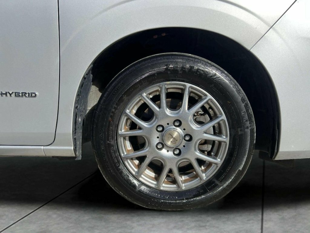 Nissan Serena Silver #16