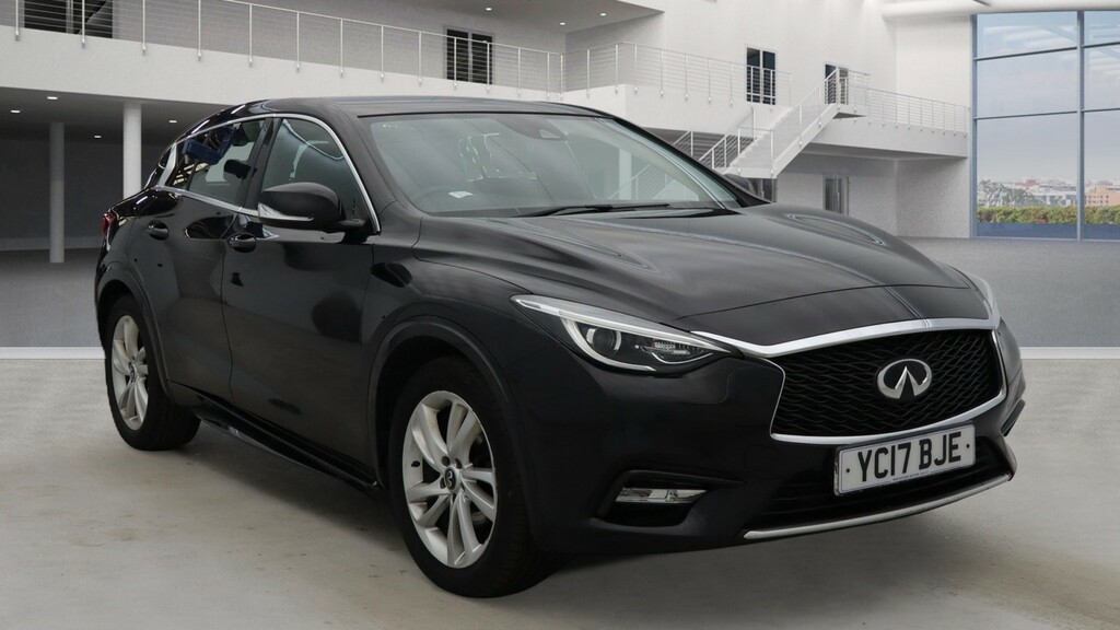 Infiniti Q30 1.5 D Premium YC17BJE Black
