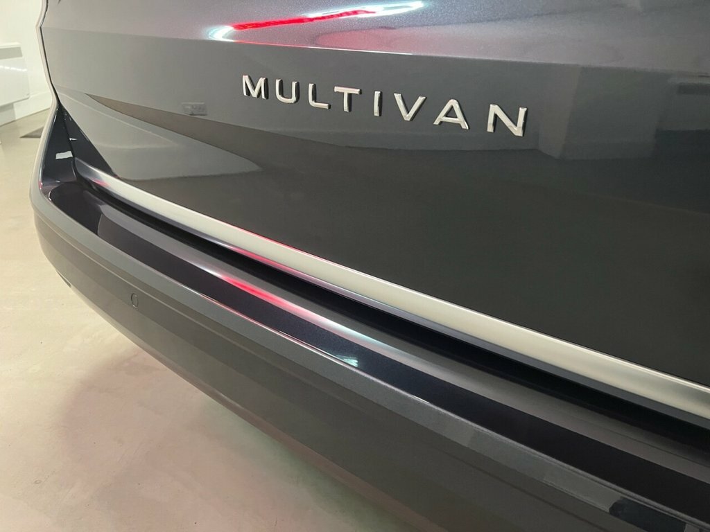 Volkswagen Multivan Mpv VO26FXC #4