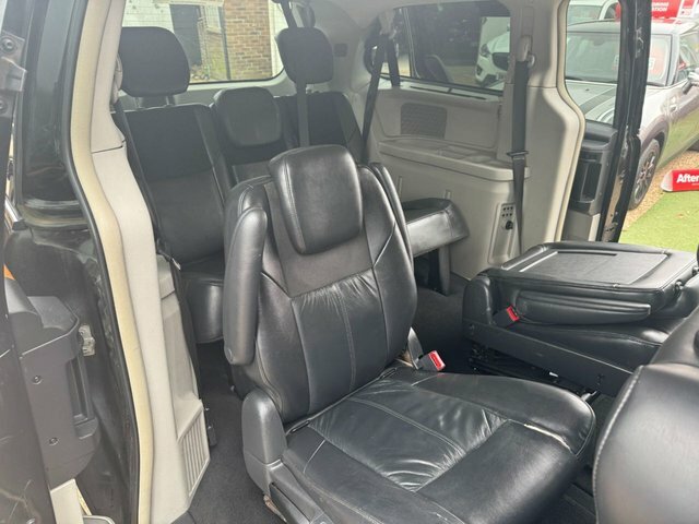 Chrysler Grand Voyager Crd Limited Black #18