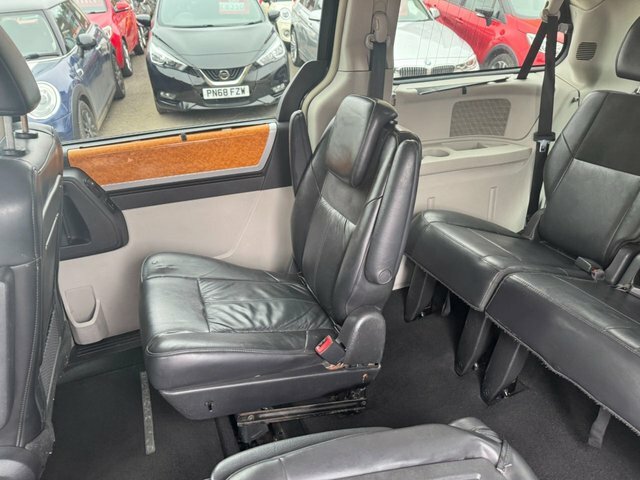 Chrysler Grand Voyager Crd Limited Black #16