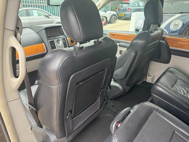 Chrysler Grand Voyager Crd Limited Black #17
