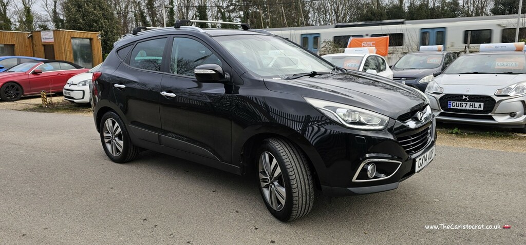 Hyundai Ix35 Suv 2.0 Crdi Premium 2014 Black #2