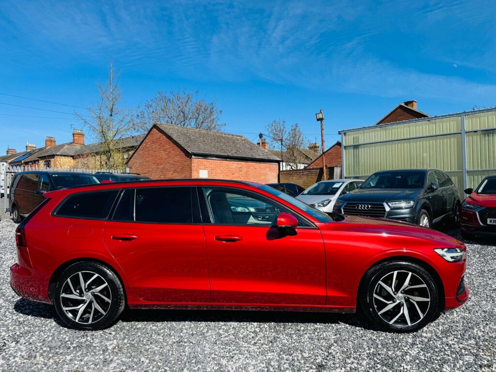 Volvo V60 2.0 D4 Momentum Pro Euro 6 Ss FA18GOC Red #6
