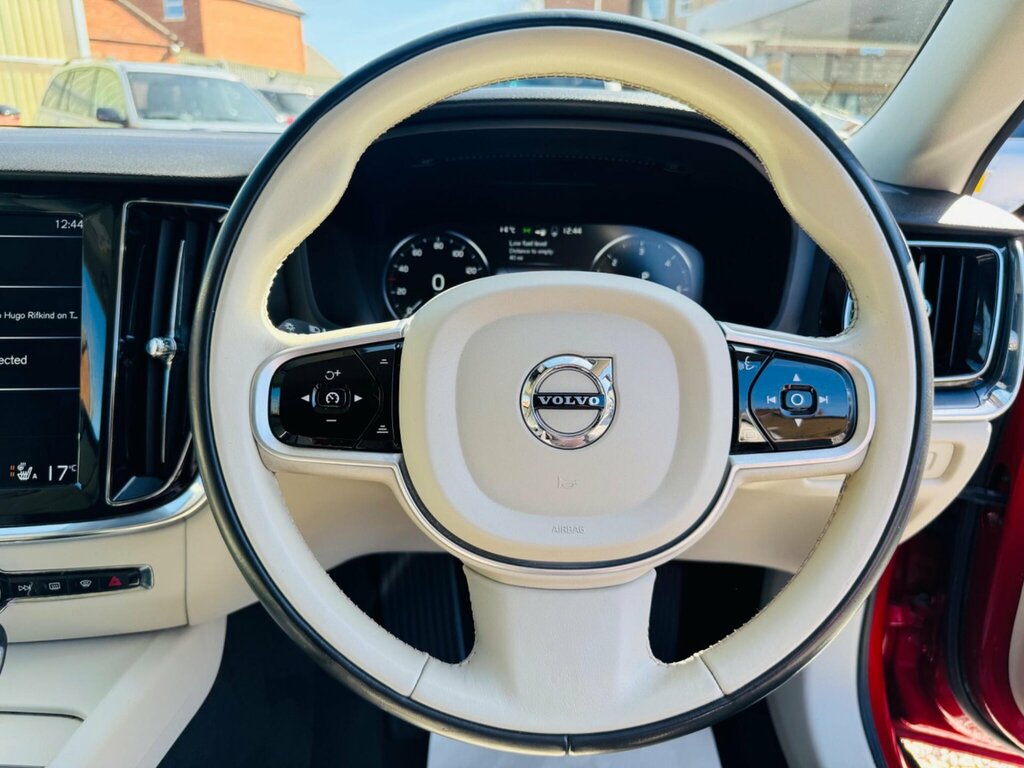 Volvo V60 2.0 D4 Momentum Pro Euro 6 Ss FA18GOC Red #5