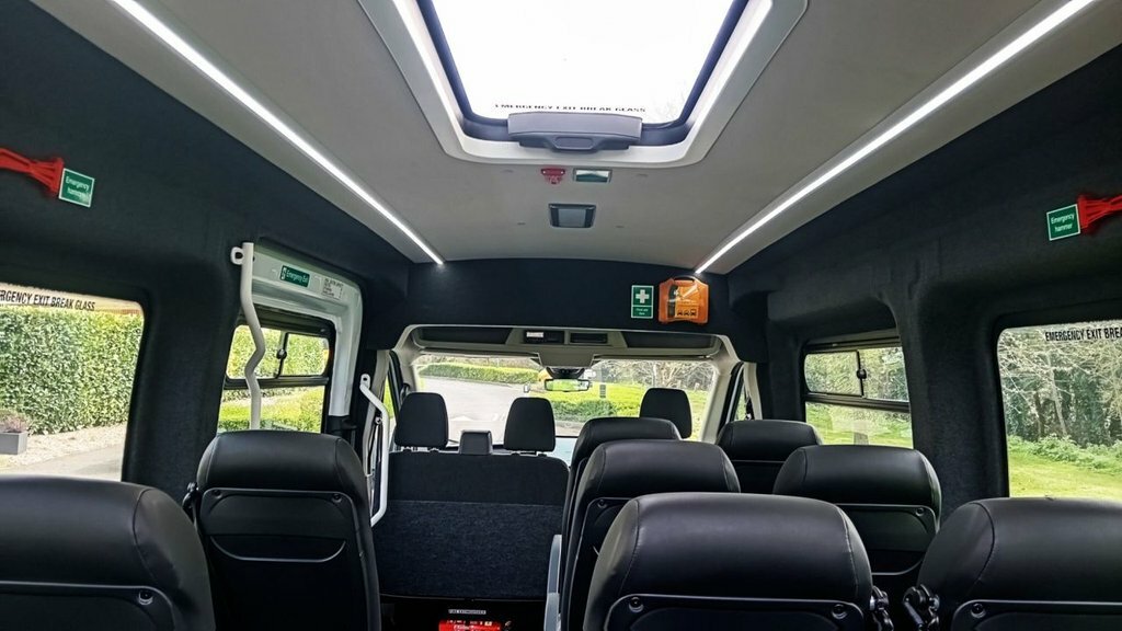 Ford Transit Custom Minibus YR73DVZ White #4