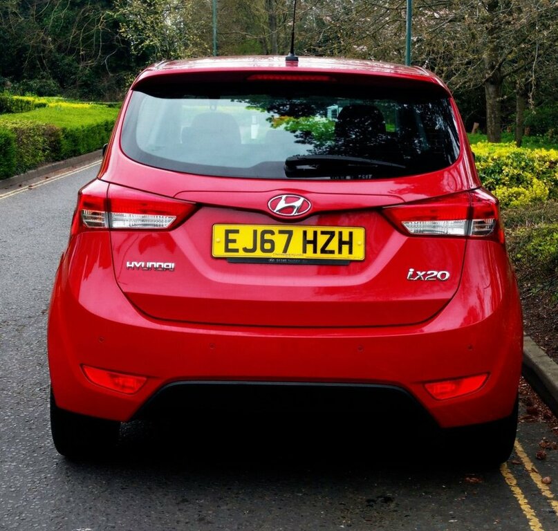 Hyundai Ix20 1.4L Se EJ67HZH Red #4