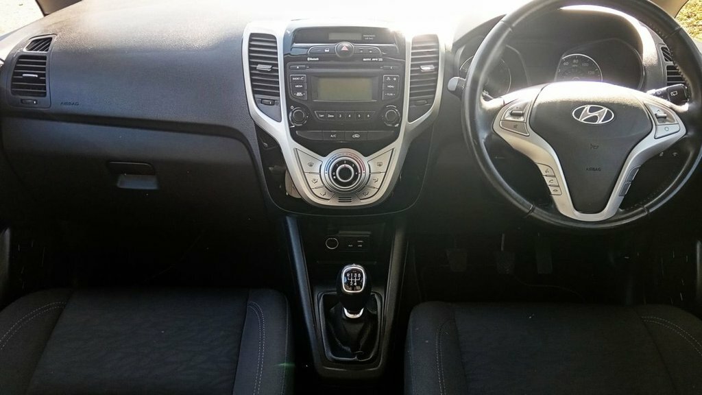 Hyundai Ix20 1.4L Se EJ67HZH Red #2