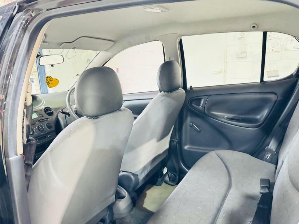 Toyota Yaris 1.3 Vvt-i 16V Cdx Silver #12