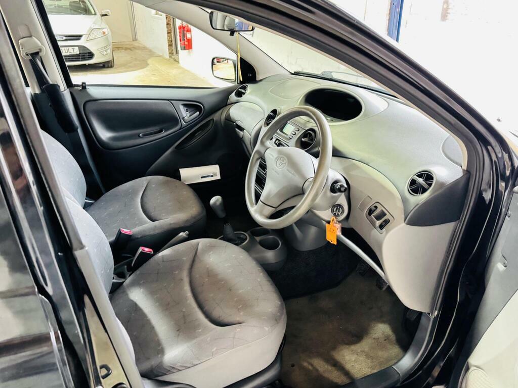 Toyota Yaris 1.3 Vvt-i 16V Cdx Silver #8