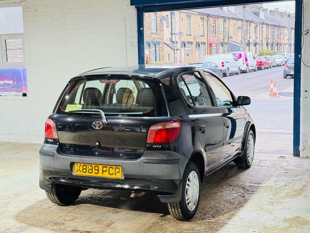 Toyota Yaris 1.3 Vvt-i 16V Cdx Silver #4
