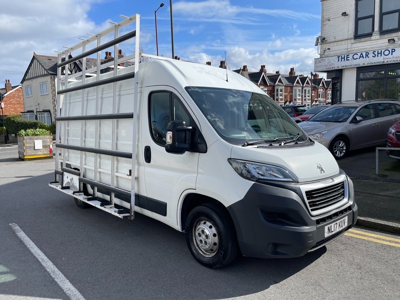 Peugeot Boxer Blue Hdi 335 L2h2 NL17KUV White #4