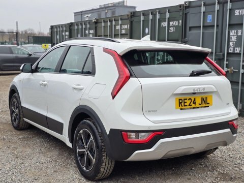 Kia Niro 1.6H Gdi 2 RE24JNL White #4