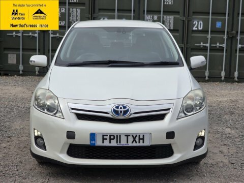 Toyota Auris 1.8 Vvt-h T FP11TXH White #2