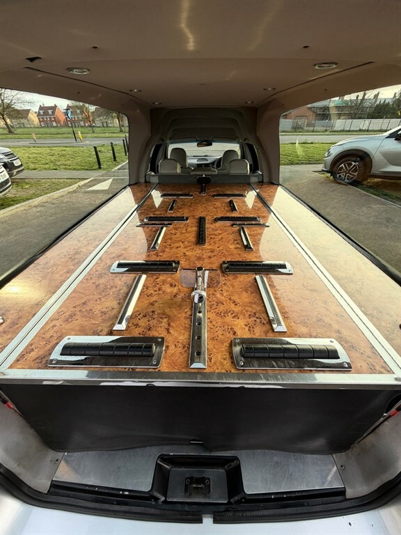 Volvo S80 2.9 Hearse Silver #6