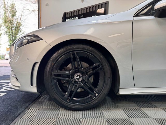 Mercedes-Benz A Class 1.3 A180 Amg Line Executive Hatchback LM21XUO Black #6