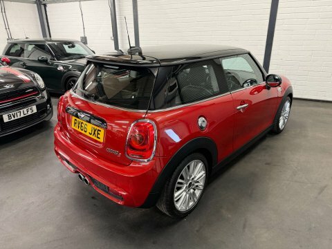 Mini Hatch 2.0 Cooper S RV66JXE Red #3