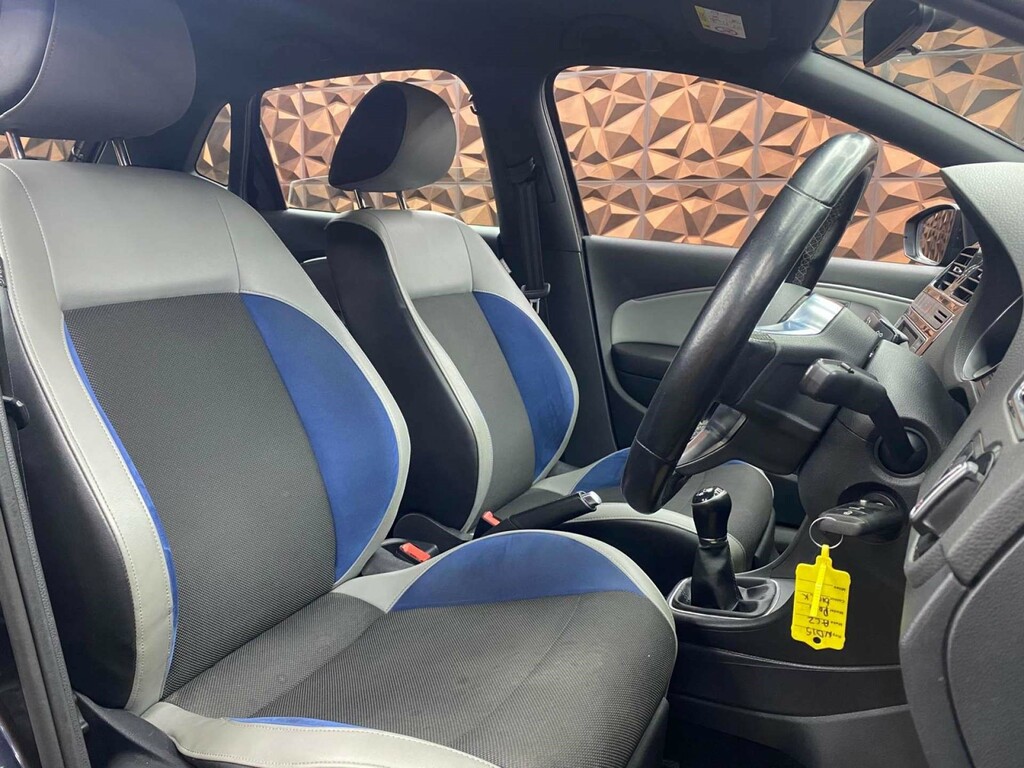 Volkswagen Polo Bluegt Black #6