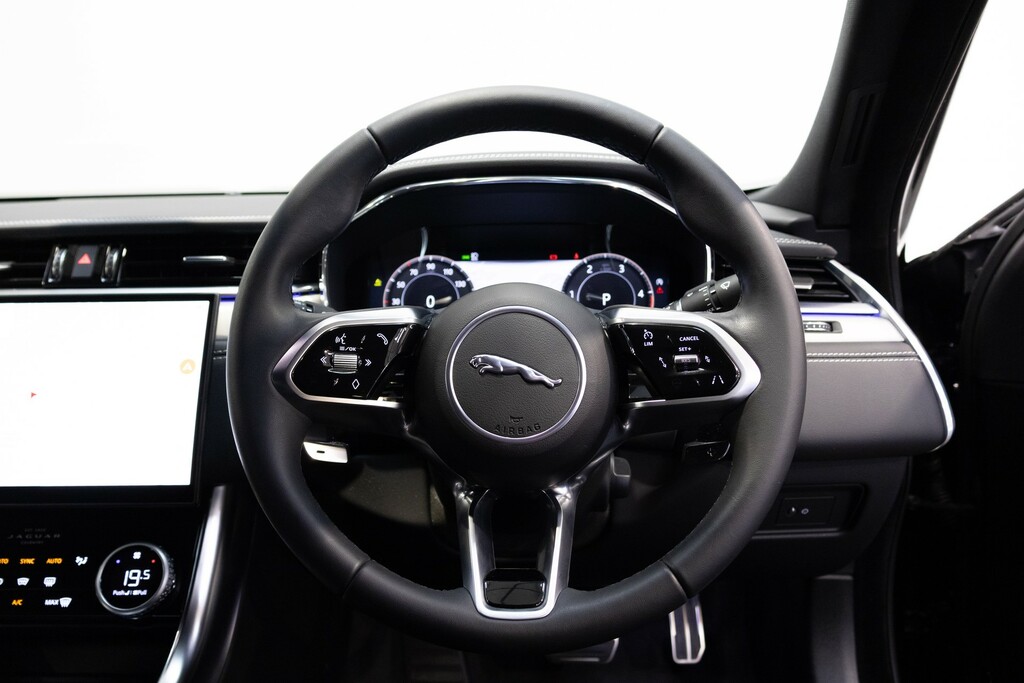 Jaguar XF R-dynamic Se Black 1 Owner Black #6