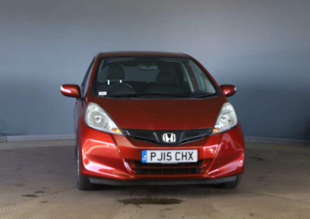 Honda Jazz Hatchback 1.4 I-vtec Es Plus Cvt Euro 5 2015 PJ15CHX Red #5