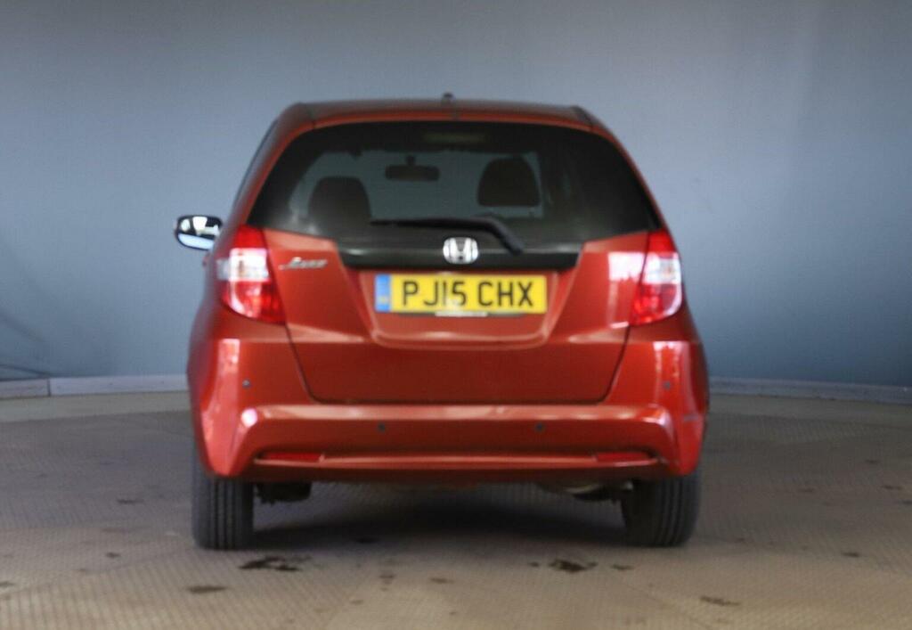 Honda Jazz Hatchback 1.4 I-vtec Es Plus Cvt Euro 5 2015 PJ15CHX Red #6